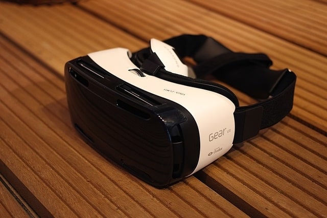 Samsung Gear VR - Christmas Gift Ideas for Mens